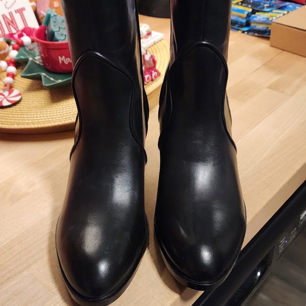 Naturalizer black synthetic leather women's boots